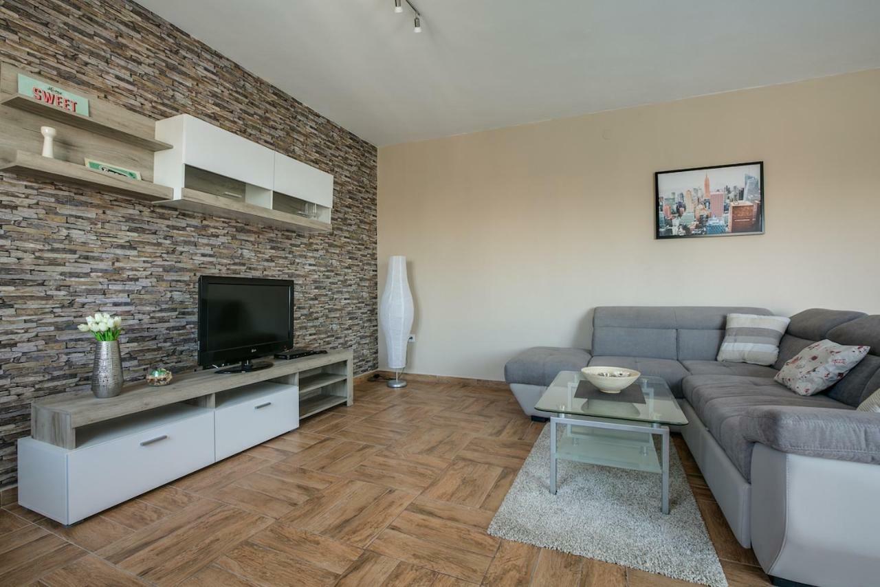 Apartment Lisa + Free Bikes Pula Zewnętrze zdjęcie